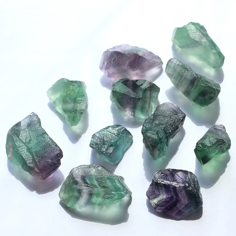 Adornos de piedra bruta de fluorita natural con piedra de poder cristalino