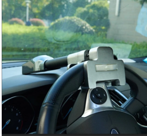 Bloqueo del volante del coche con llaves