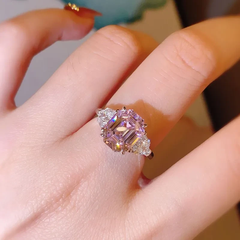 Anillo de compromiso con circonitas