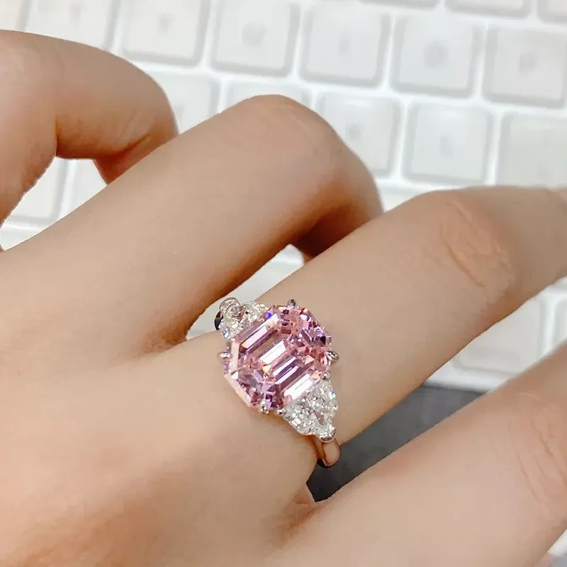 Anillo de compromiso con circonitas