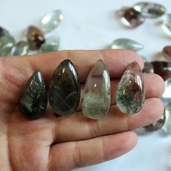 Espécimen de piedra preciosa de cuarzo cristal, piedra curativa