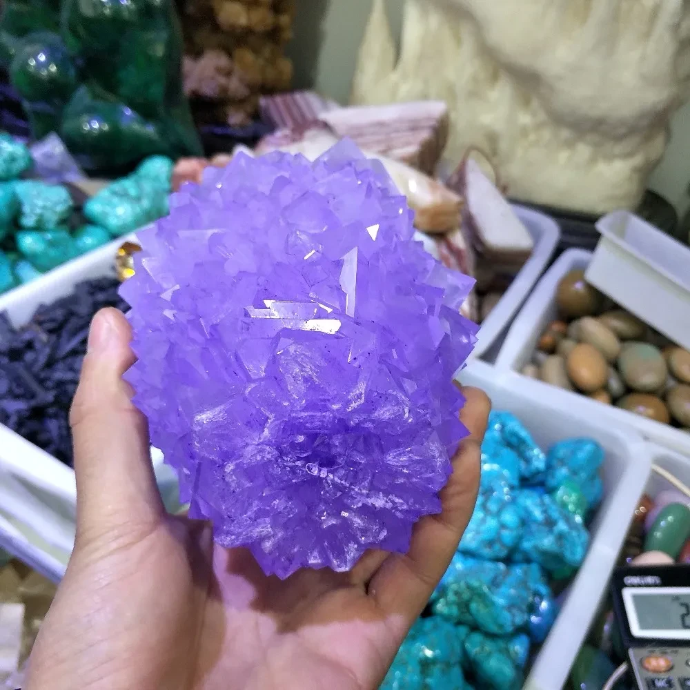 Exquisitos adornos de piedra y mineral de alumbre