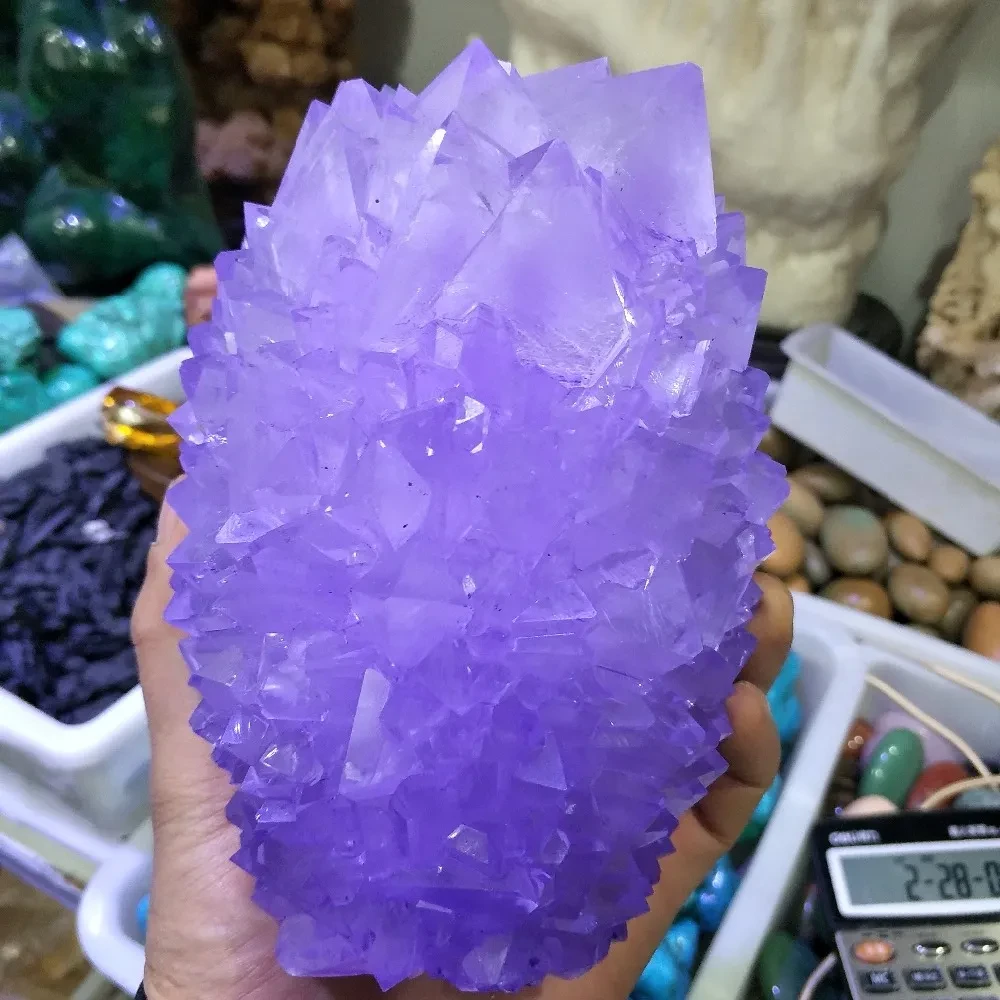 Exquisitos adornos de piedra y mineral de alumbre