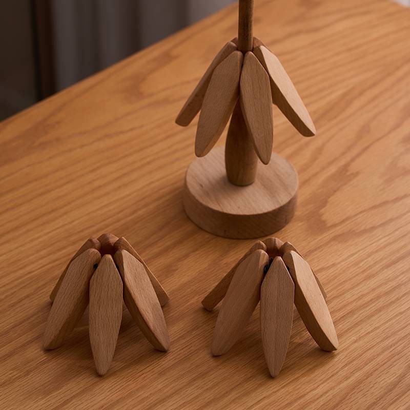 4 salvamanteles de madera con diseño de árbol
