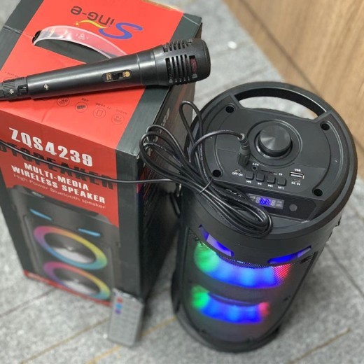 Cañón portátil de doble bocina colorido con sistema de sonido Bluetooth de alta potencia
