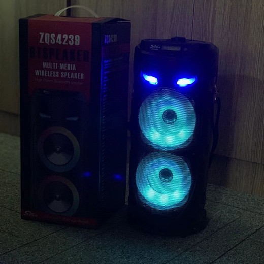 Cañón portátil de doble bocina colorido con sistema de sonido Bluetooth de alta potencia