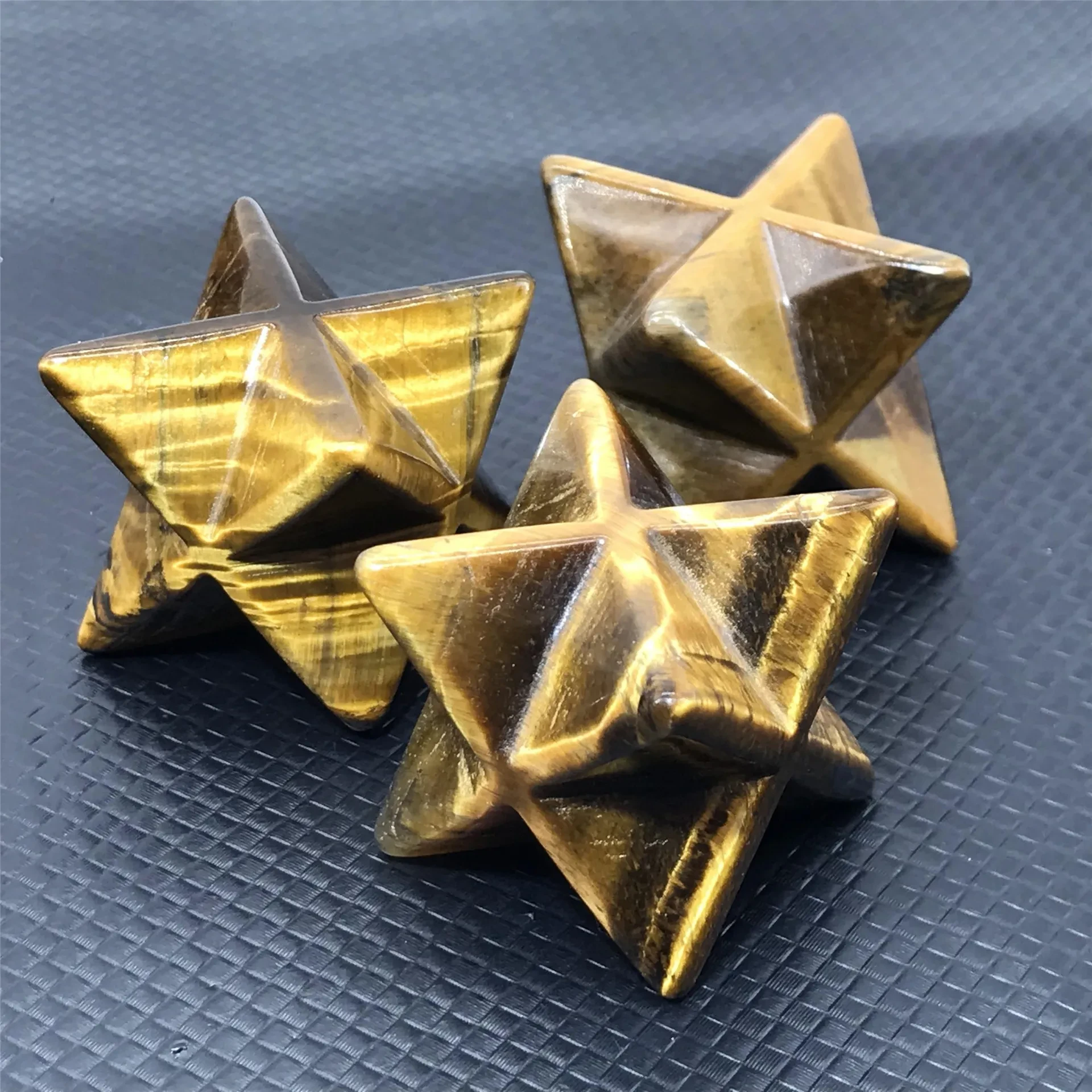 Figura de estrella Kaba de piedra de ojo de tigre tallada en cristal de 5 cm
