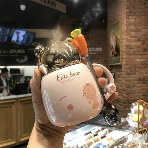 Taza de cerámica con forma de oso