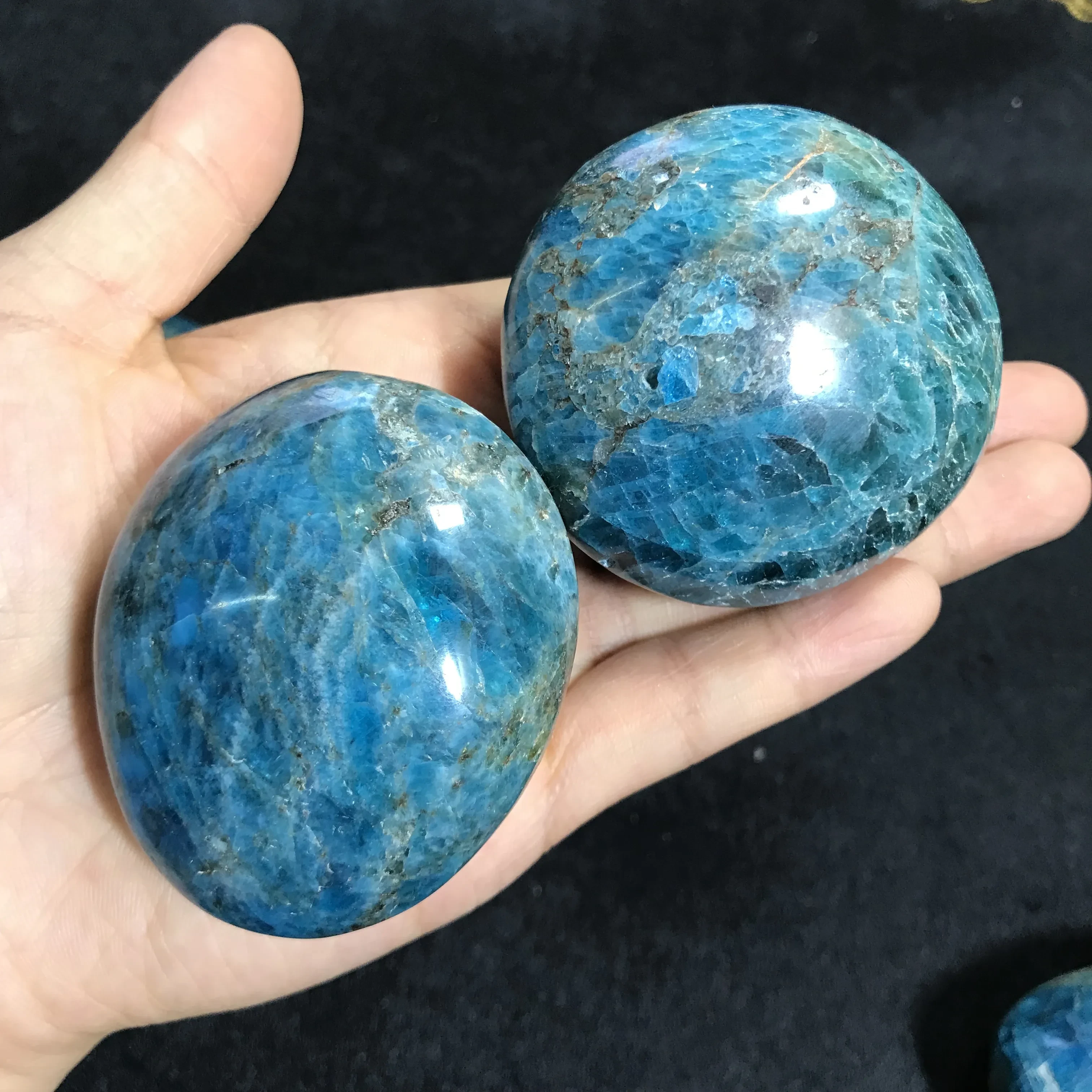 Esfera de piedra de apatita azul natural, bola curativa de cristal para Reiki