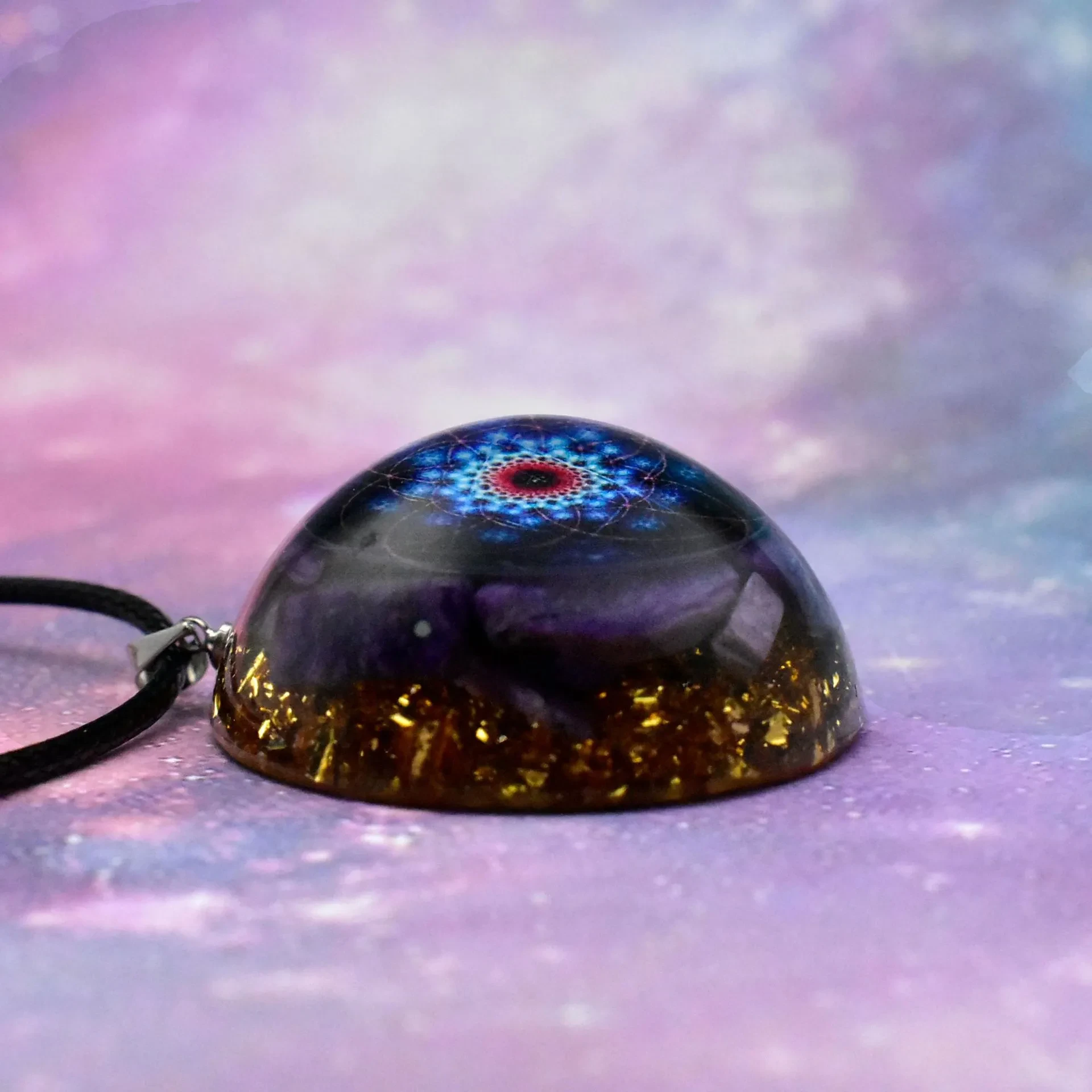 Colgante de gel con gotas de cristal natural de dragón morado triturado