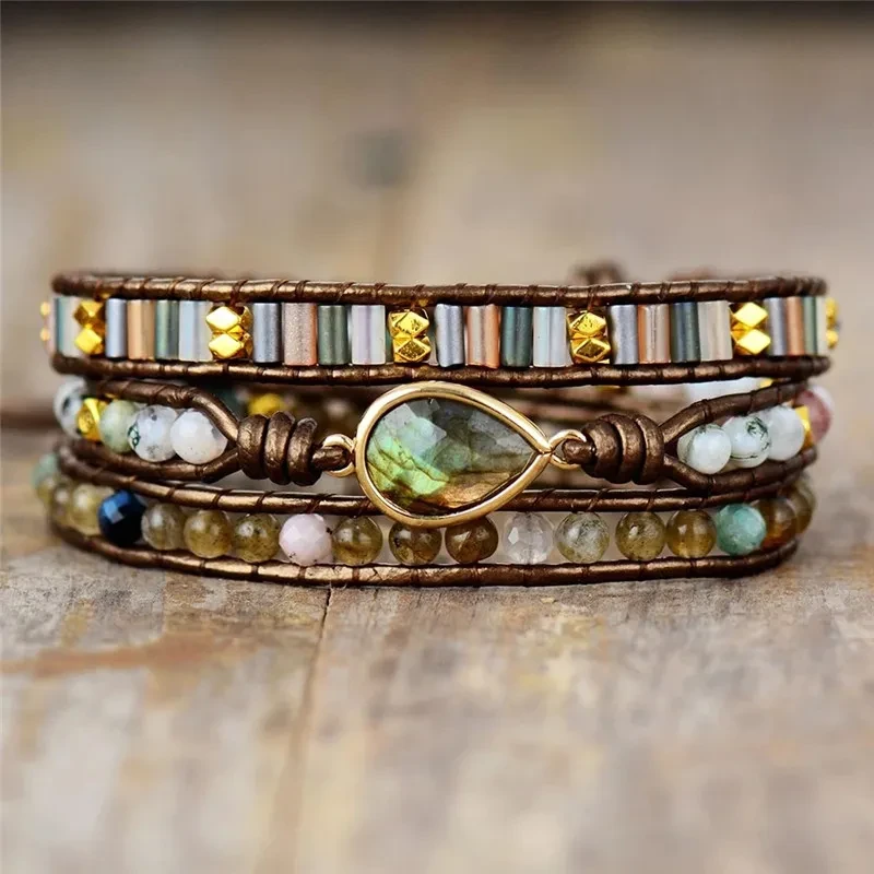 Pulsera de cuero tejida a mano con piedra brillante en forma de gota