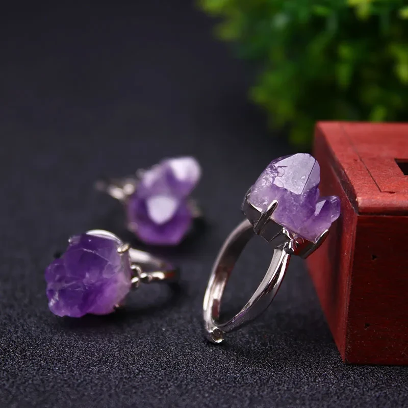 Anillo de piedra rugosa con racimo de amatista de cristal natural Star Rain
