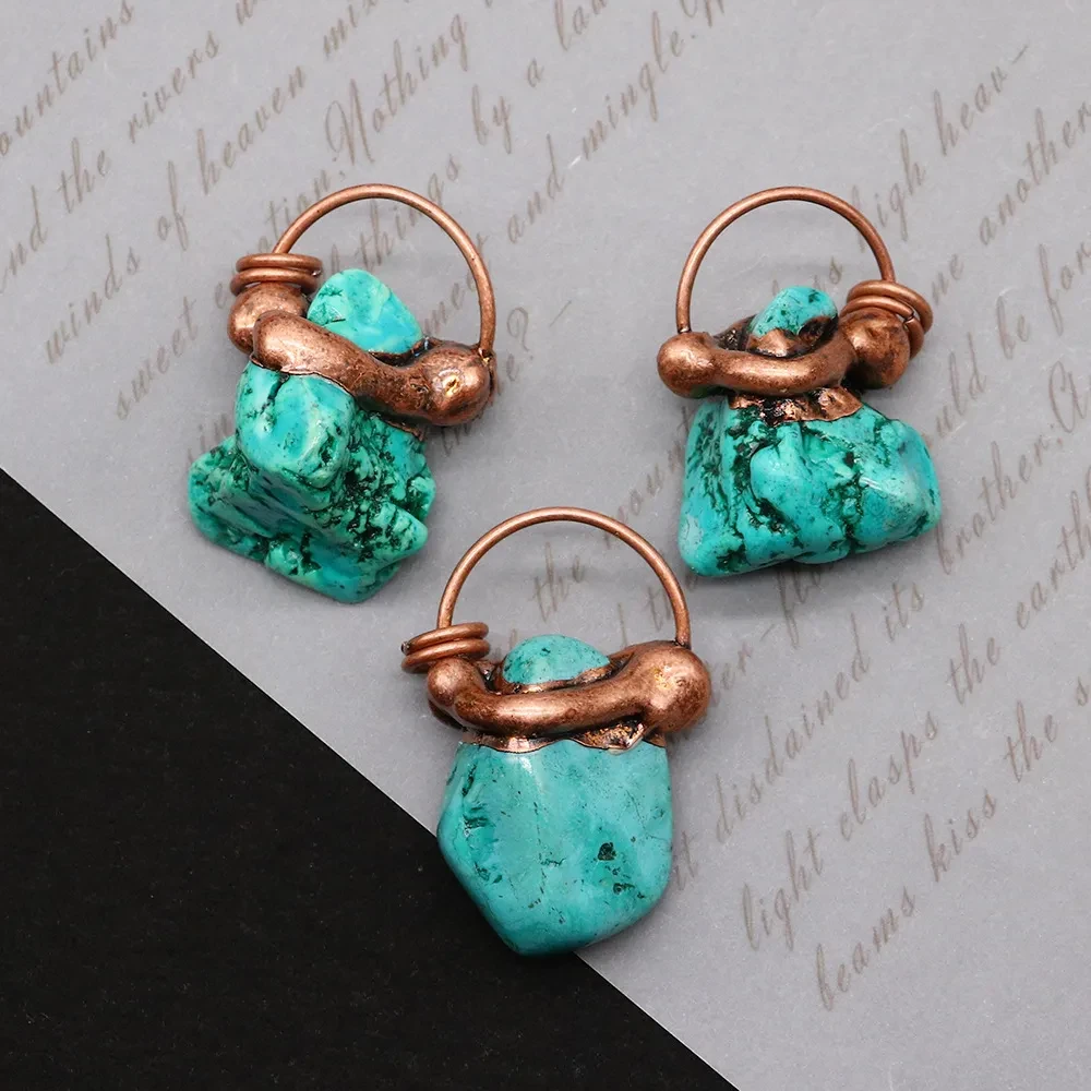 Colgante de piedra de pino azul irregular pulida con piedra natural
