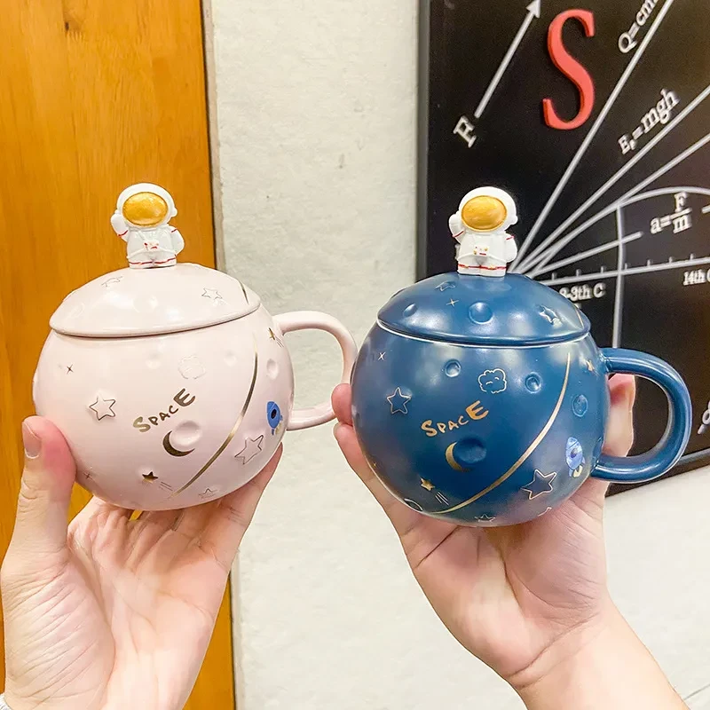 Taza de agua nórdica redonda con diseño de astronauta y planeta
