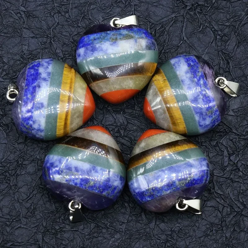 Colgante de amor con piedra de cristal natural de siete chakras.