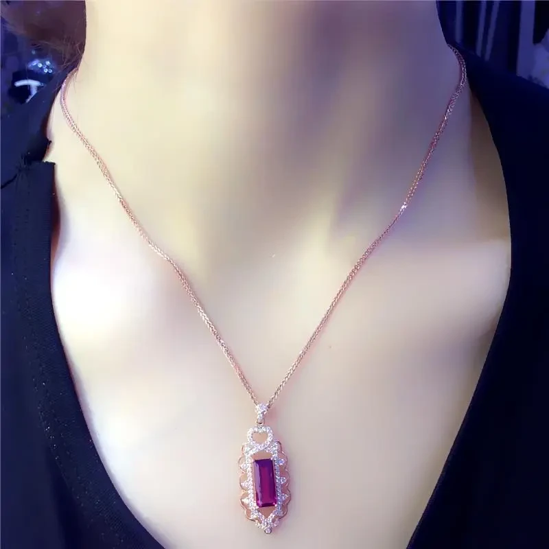Collar con colgante de piedra roja cuadrada para mujer