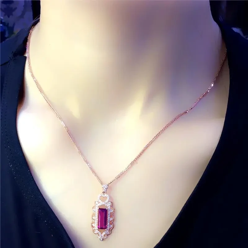 Collar con colgante de piedra roja cuadrada para mujer