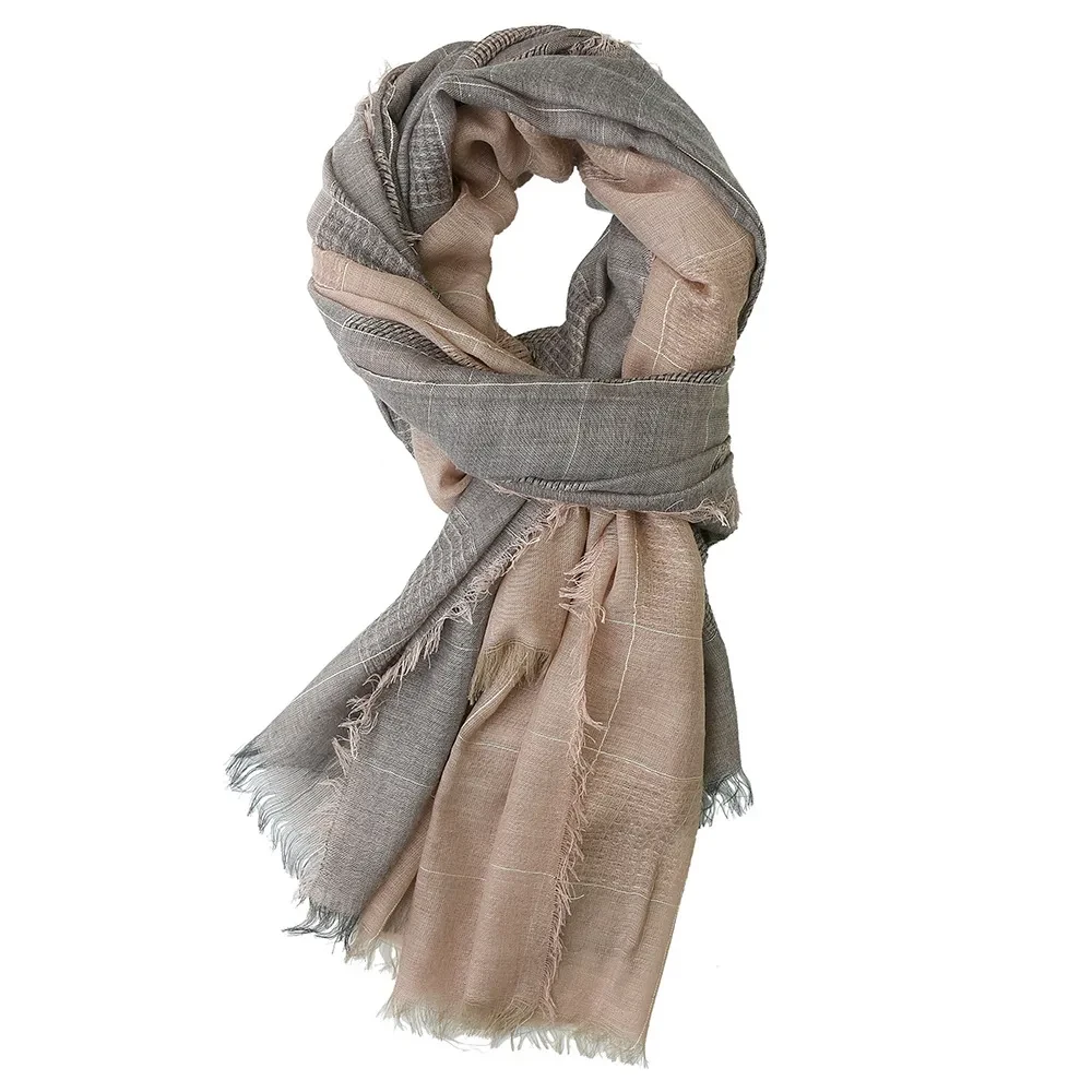 Bufanda grande de invierno con borlas y cuadros de patchwork de dos colores