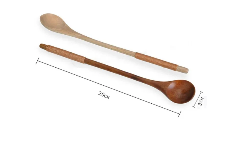 Ate una cuchara de madera larga para mezclar