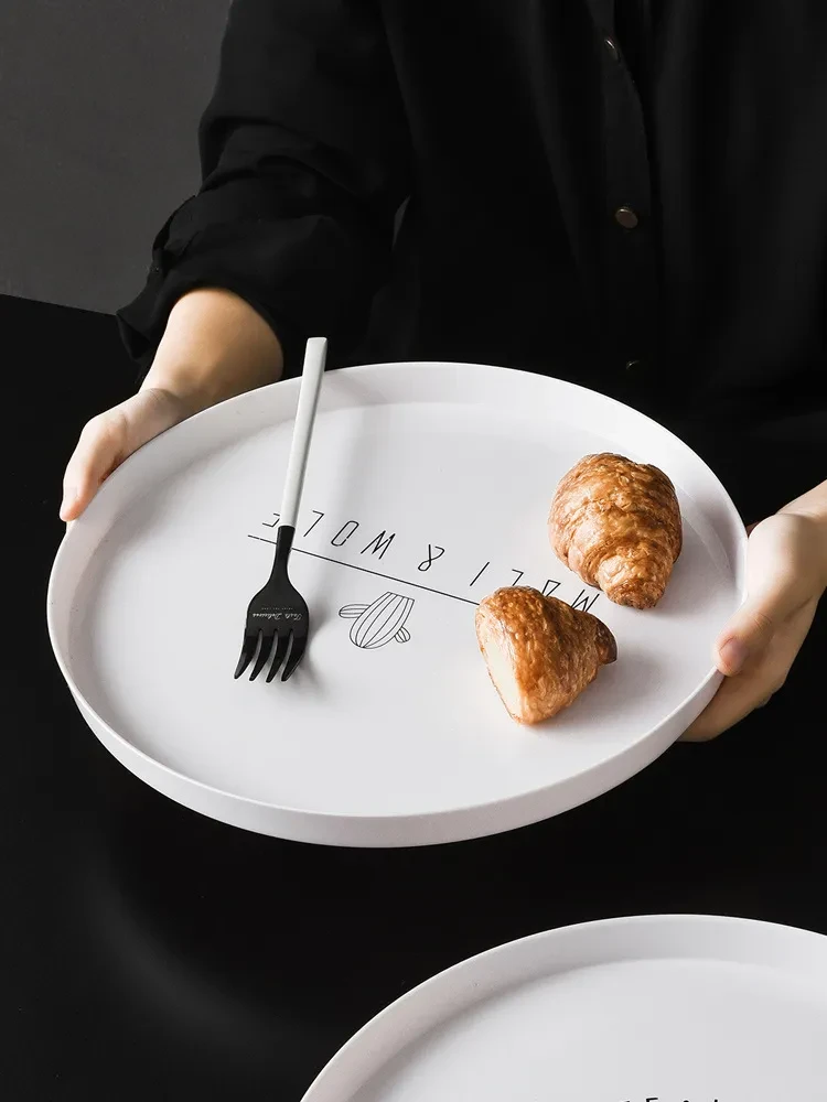 Bandeja creativa de plástico para taza de té y fruta.