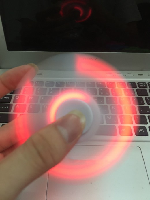 Juguete EDC Fidget Spinner con altavoz Bluetooth y música