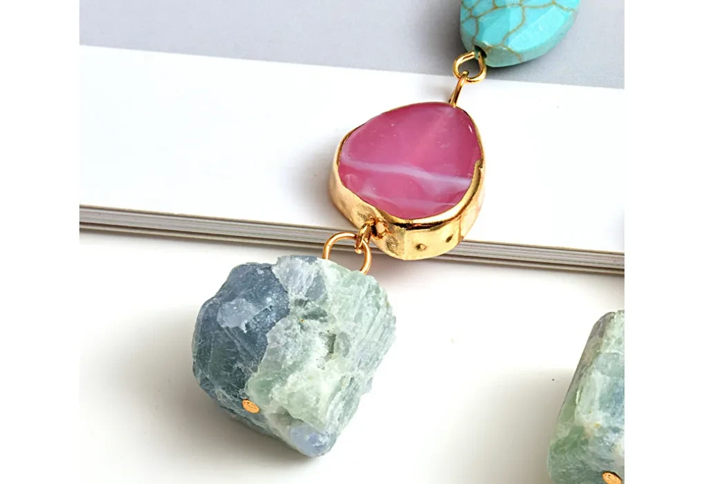 Pendientes de nuevo estilo, pendientes largos de piedra estilo europeo y americano.