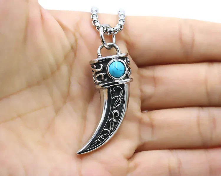 Colgante vintage de acero de titanio con diente de lobo y piedra de pino azul para hombre
