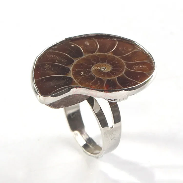 Anillo llamativo de caracol de piedra natural para niños y niñas.