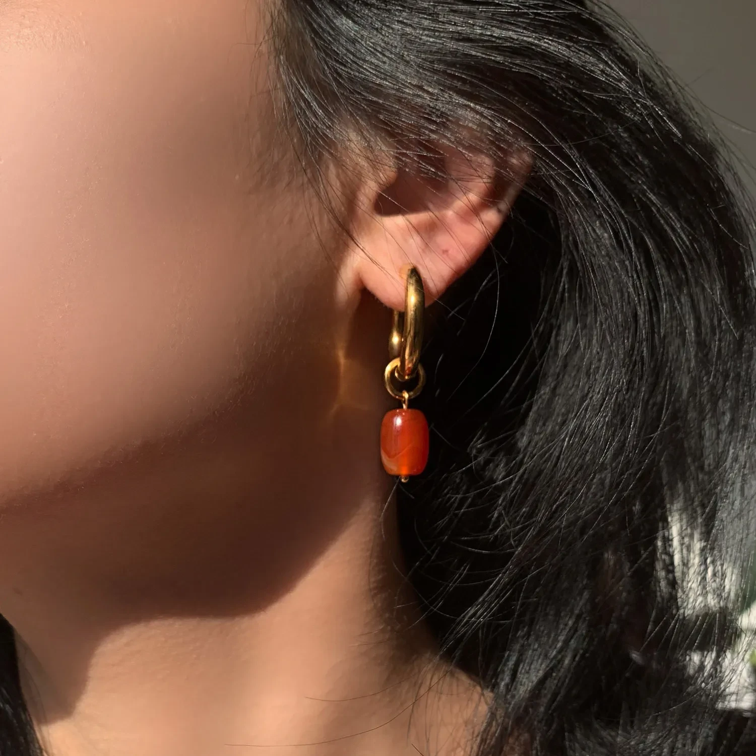 Pendientes de acero inoxidable con colgante de piedra de ónix bañados en oro doble para mujer