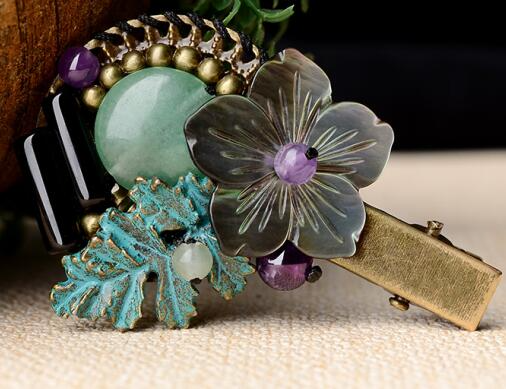 Accesorios de moda retro con flores de concha