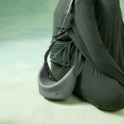 Bolso bandolera de gran capacidad con asa de barco suave