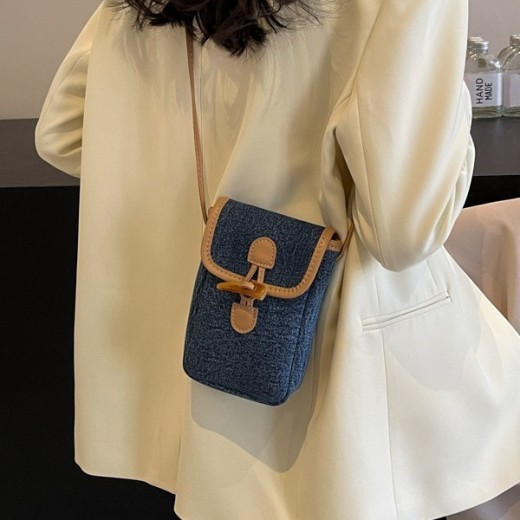 Bolso bandolera de mezclilla vertical para teléfono móvil con botón de cuerno para mujer