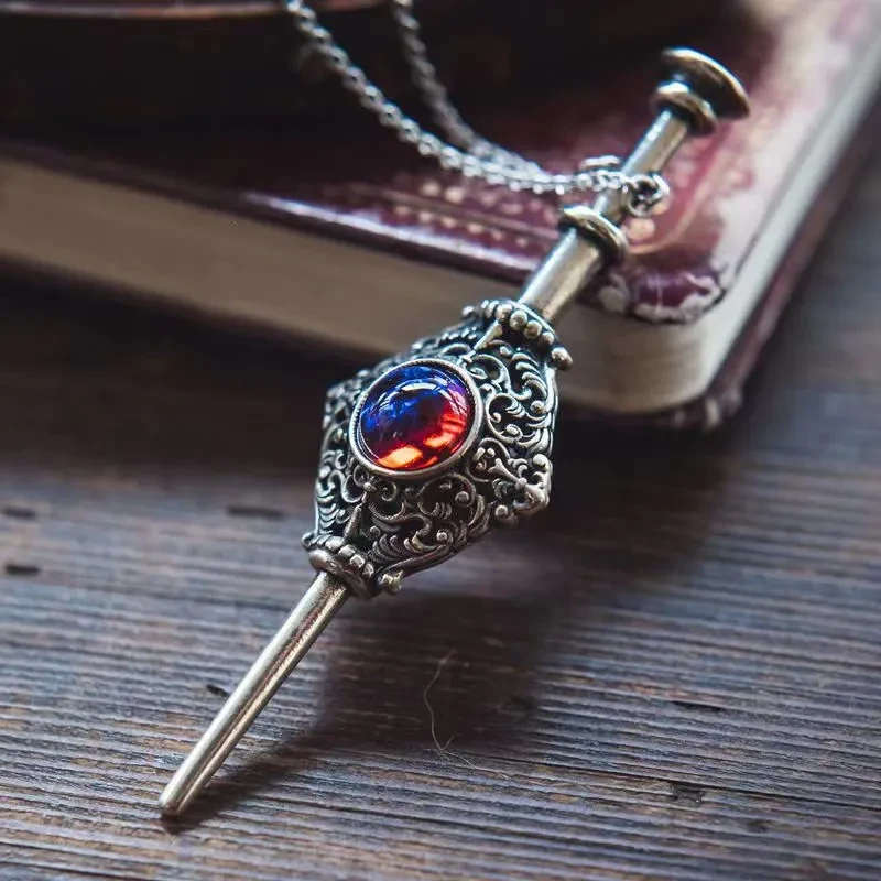 Collar de pareja de espadas de la Alianza de Sangre de Papas con colgante de piedra de aliento de dragón restaurado