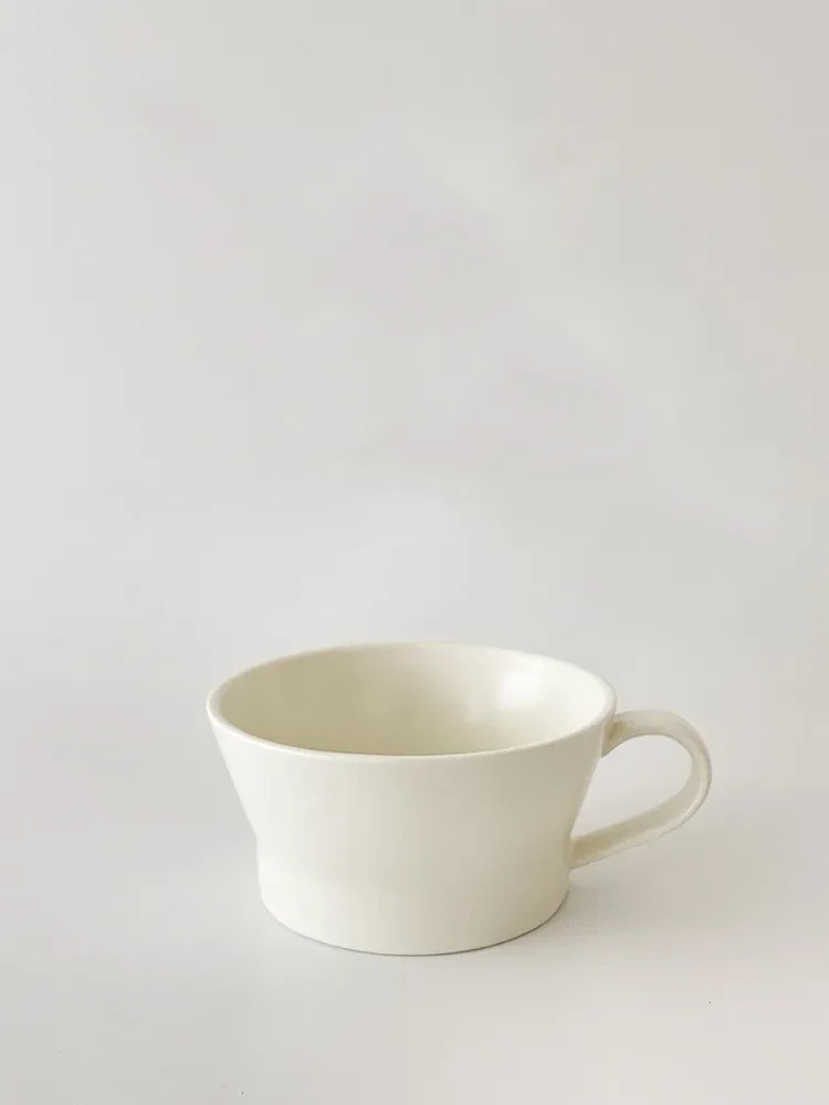 Plato de cerámica mate simple de alta gama para vajilla