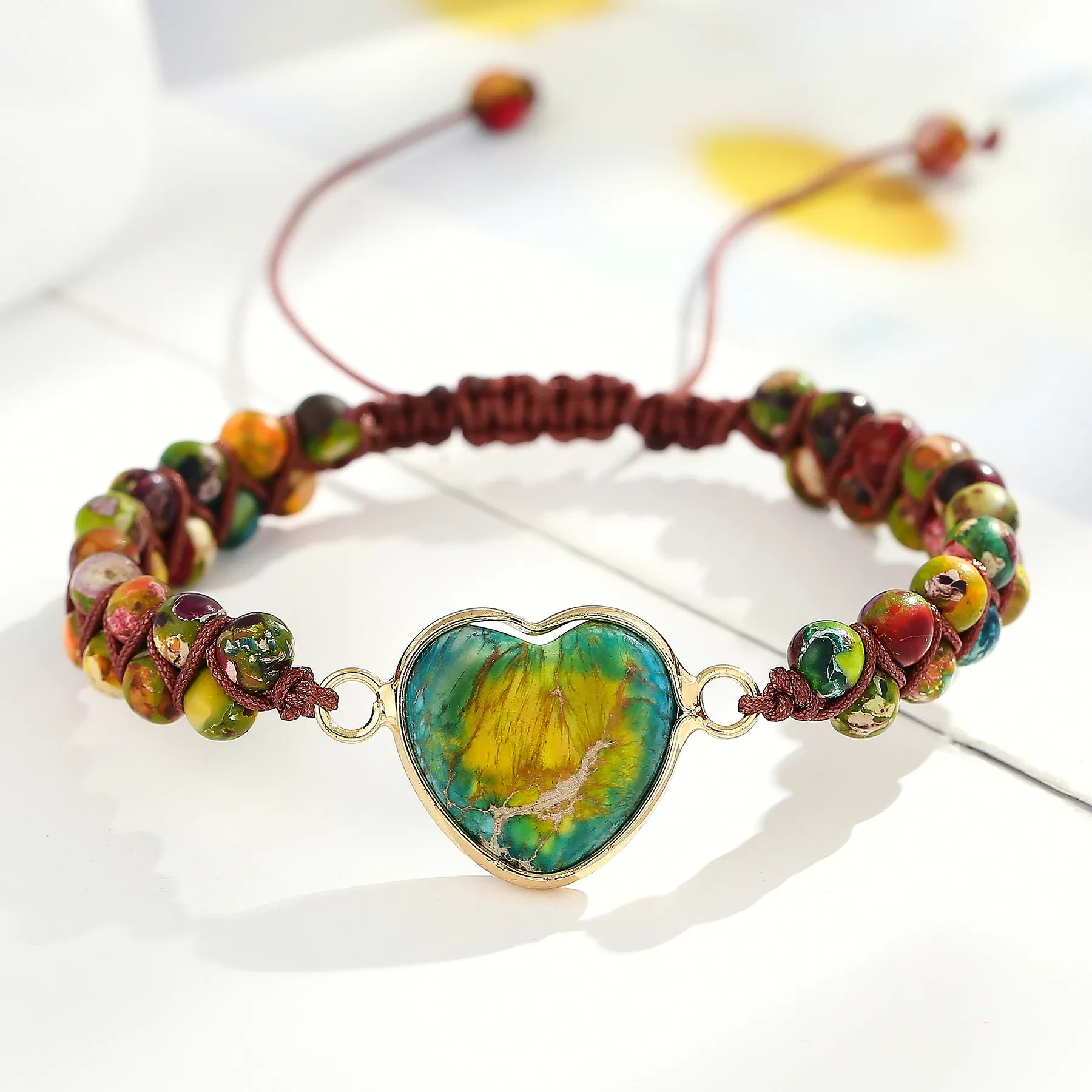Pulsera ajustable tejida a mano de doble capa con forma de corazón de piedra emperador natural