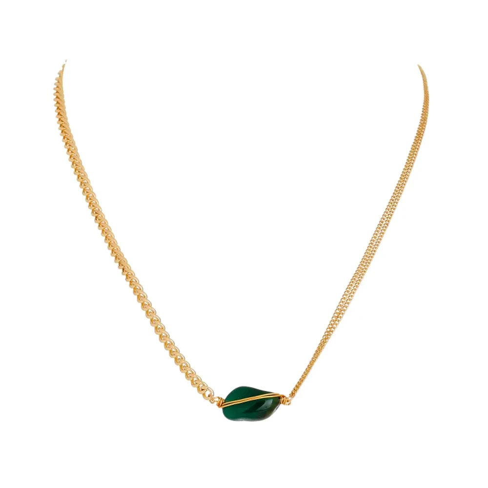 Collar de piedra natural verde de doble cadena con diseño de nicho, hecho a mano y con forma especial.