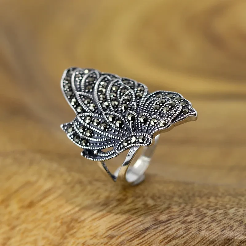 Anillo de mariposa femenino de plata 925 con apertura y piedra Maksai, sencillo.