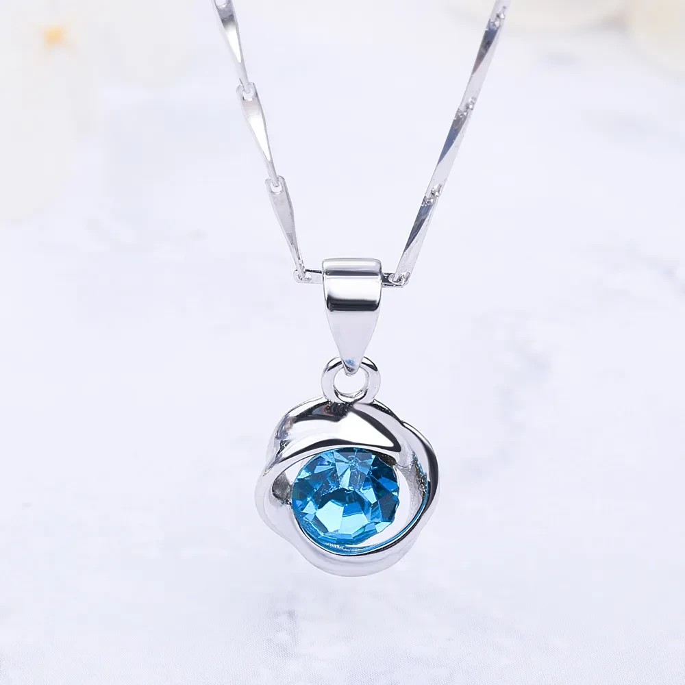 Cadena de clavícula de piedra, versión japonesa y coreana, colgante de trébol de cuatro hojas y rosa.