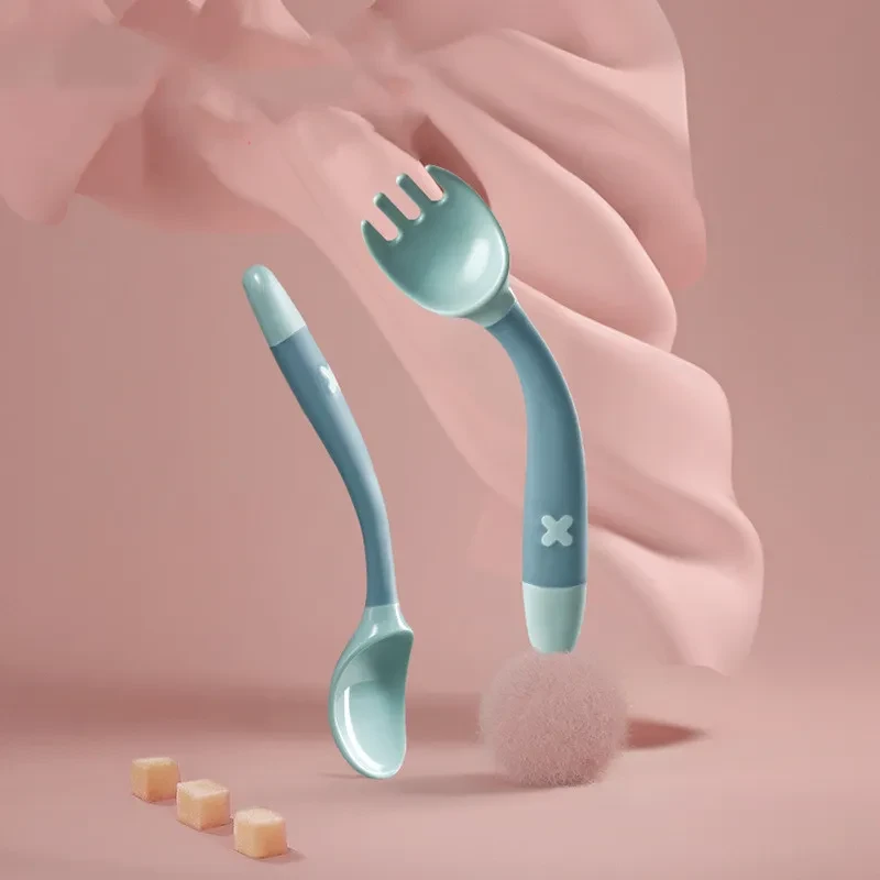 Juego de vajilla con tenedor y cuchara flexibles para niños