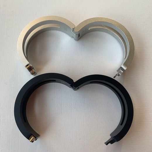 Pulsera con accesorios de estilo tecnológico