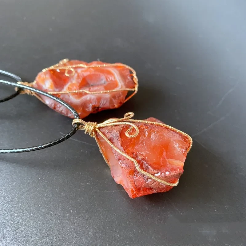 Colgante de ágata roja natural sinuosa, collar de piedra de ágata irregular con borde cruzado, gran oferta
