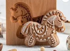 Molde de madera para galletas de jengibre con forma de rosa de piñones