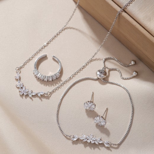 Conjunto de joyería elegante y sencillo con incrustaciones de circonitas, collar de flores de plata, pendientes exquisitos, pulsera y anillo, ideal para uso diario en días festivos de mujer.