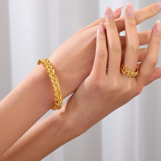 Juego de 2 pulseras y anillos con apertura de hojas de trigo chapadas en oro de 18 quilates, ideales para el uso diario de las mujeres, como regalo de joyería para las fiestas.