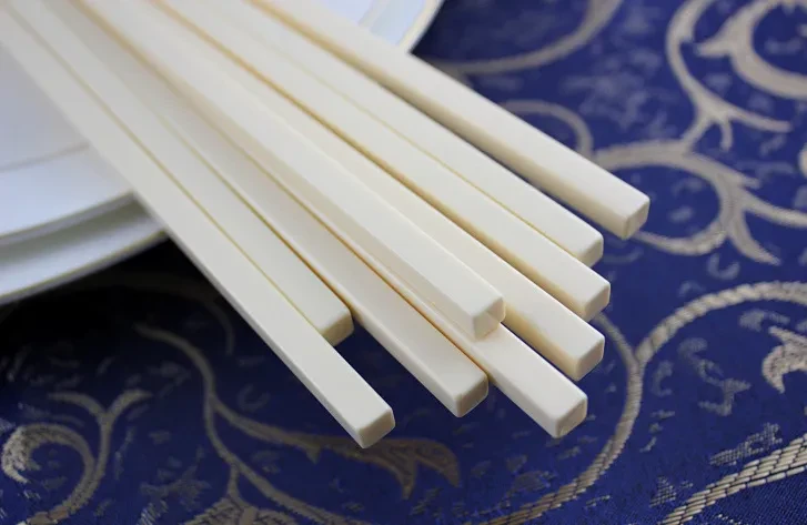 Palillos blancos marfil