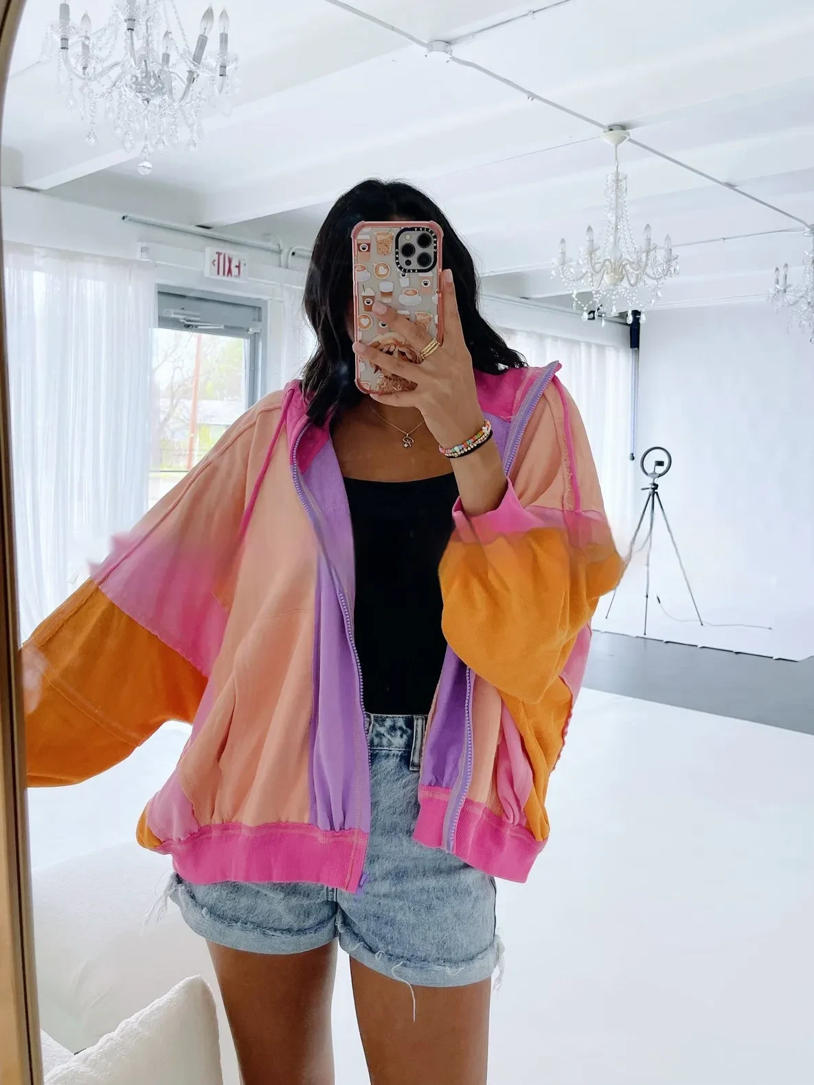Chaqueta con capucha y bloques de color para mujer con personalidad de moda