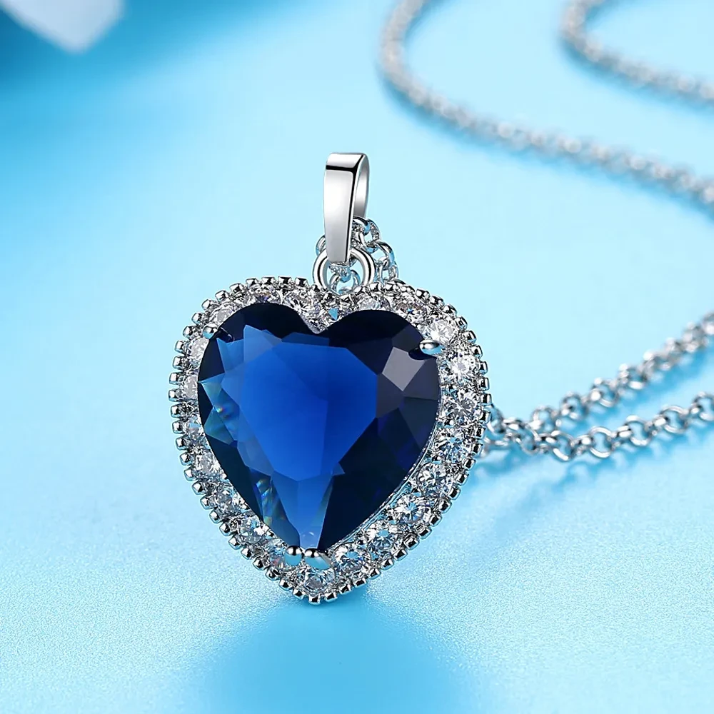 Collar clásico con colgante de corazón del océano del Titanic