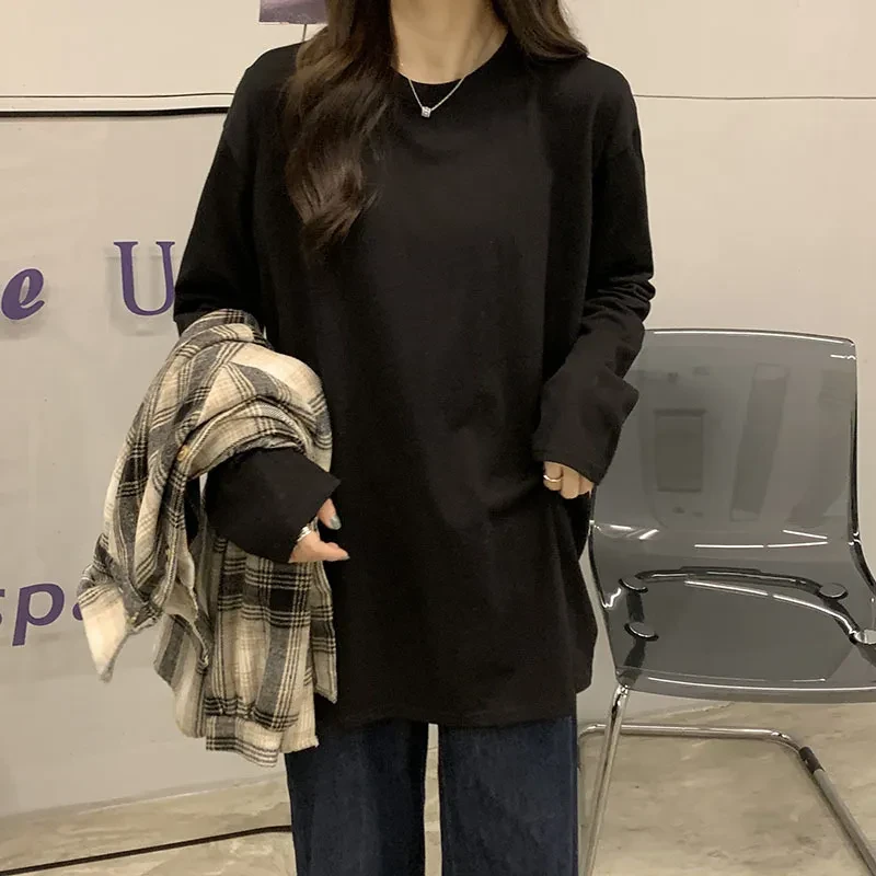 Suéter suelto de primavera, vestido ajustado, camisa interior con bajo.