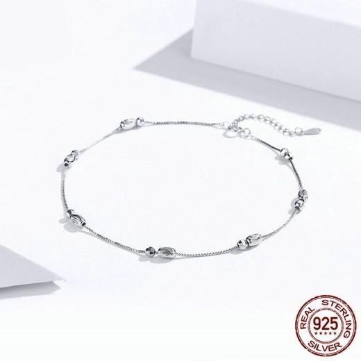 Tobillera de plata de ley 925 con cuentas redondas y baño de oro blanco.
