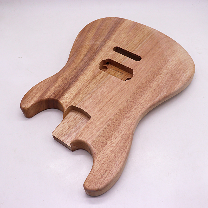 Cuerpo de guitarra eléctrica de temperamento elegante Okomu